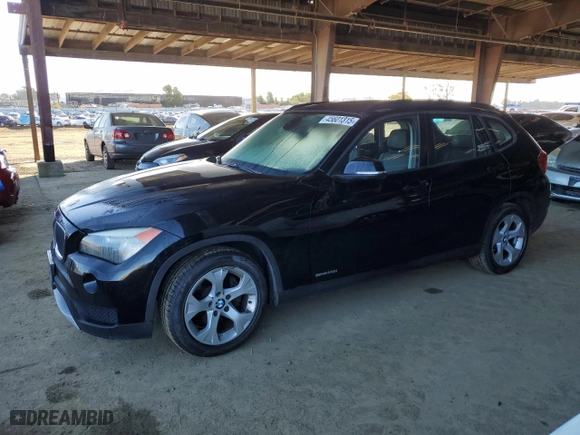 2013 BMW X1 28i with VIN WBAVM1C5XDVW44277, listed as a Copart auction lot 45601315 with 123,758 mi miles and Salvage Title. Bid and sale history available at carsss.com. Image 1.