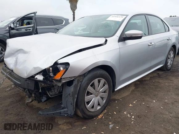 2013 Volkswagen Passat Wolfsburg Edition with VIN 1VWAP7A39DC126165, listed as a IAAI auction lot 41921572 with 132,992 mi miles. Bid and sale history available at carsss.com. Image 18.