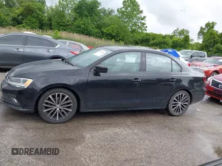 2016 Volkswagen Jetta Sport z VIN 3VWD17AJ5GM244200, wystawiony jako IAAI lot #42340056 z przebiegiem 111 012 mil mil oraz . Historia ofert i sprzedaży dostępna na DreamBid. Obrazek 13.