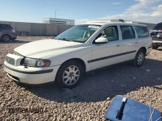 2001 Volvo V70 with VIN YV1SW61R812092739, listed as a Copart auction lot 73970134 with 191,350 mi miles and Salvage Title. Bid and sale history available at carsss.com. Image 1.