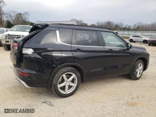 2024 Mitsubishi Outlander SE with VIN JA4J4VA89RZ013827, listed as a Copart auction lot 46090005 with 17,693 mi miles and Salvage Title. Bid and sale history available at carsss.com. Image 3.