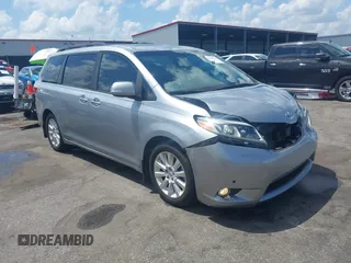 2015 Toyota Sienna XLE с VIN 5TDYK3DC5FS685735, выставлен на аукционе IAAI как лот 42139229 с пробегом 87 694 миль миль и . История ставок и продаж доступна на DreamBid. Изображение 1.