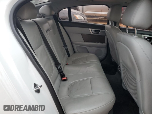 2015 Jaguar XF I4 T Premium with VIN SAJWA0FS0FPU48322, listed as a Copart auction lot 43970895 with 96,155 mi miles and Salvage Title. Bid and sale history available at carsss.com. Image 10.