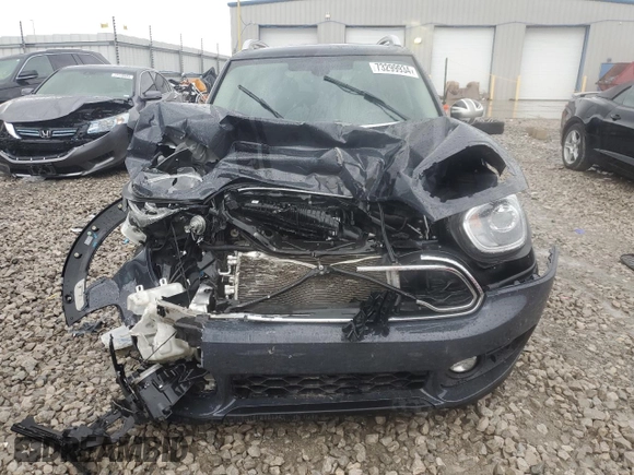 2017 MINI Countryman Cooper S z VIN WMZYT3C38H3D98136, wystawiony jako Copart lot #73299934 z przebiegiem Nie podano mil oraz Szkoda całkowita • Salvage title. Historia ofert i sprzedaży dostępna na DreamBid. Obrazek 5.