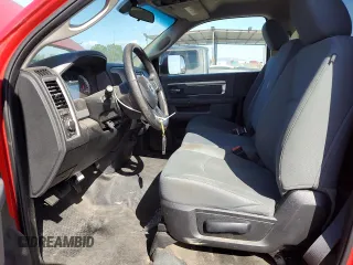 2017 Ram 1500 Tradesman z VIN 3C6JR6DG3HG687011, wystawiony jako Copart lot #49291755 z przebiegiem 70 647 mil mil oraz Czysty tytuł • Clean title. Historia ofert i sprzedaży dostępna na DreamBid. Obrazek 7.