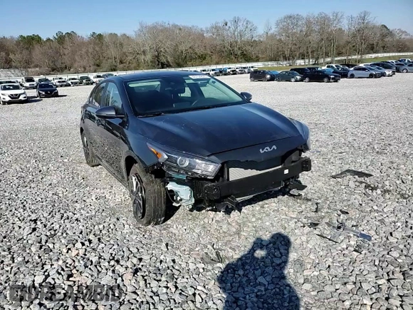 2024 Kia Forte LXS with VIN 3KPF24AD6RE832587, listed as a Copart auction lot 46154835 with 10,880 mi miles and Salvage Title. Bid and sale history available at DreamBid. Image 14.