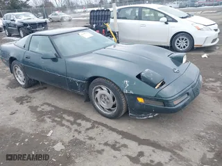 1996 Chevrolet Corvette with VIN 1G1YY22PXT5110071, listed as a IAAI auction lot 41299703 with 116,186 mi miles. Bid and sale history available at carsss.com. Image 1.