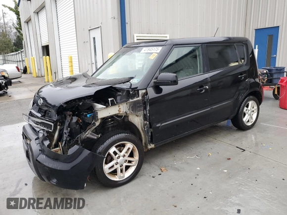 2011 Kia Soul + with VIN KNDJT2A22B7198811, listed as a Copart auction lot 47945175 with 297,493 mi miles and Salvage Title. Bid and sale history available at carsss.com. Image 1.