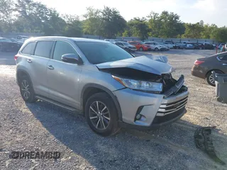 2018 Toyota Highlander SE with VIN 5TDKZRFH7JS531369, listed as a IAAI auction lot 42671645 with 130,222 mi miles and . Bid and sale history available at DreamBid. Image 1.