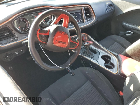 2019 Dodge Challenger SXT z VIN 2C3CDZAG2KH524724, wystawiony jako Copart lot #52202495 z przebiegiem 125 667 mil mil oraz Szkoda całkowita • Salvage title. Historia ofert i sprzedaży dostępna na DreamBid. Obrazek 8.