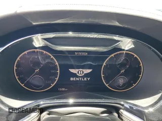 2021 Bentley Flying Spur W12 with VIN SCBBB6ZGXMC084793, listed as a Copart auction lot 68088044 with 72 mi miles and Salvage Title. Bid and sale history available at DreamBid. Image 9.