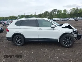 2022 Volkswagen Tiguan SE z VIN 3VV2B7AX8NM109450, wystawiony jako IAAI lot #42248707 z przebiegiem 18 603 mil mil oraz . Historia ofert i sprzedaży dostępna na DreamBid. Obrazek 13.