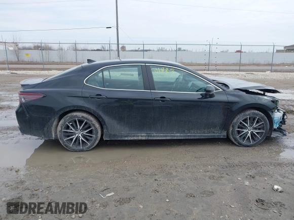 2021 Toyota Camry SE Nightshade with VIN 4T1G11AK4MU573284, listed as a IAAI auction lot 41701923 with 130,160 mi miles. Bid and sale history available at carsss.com. Image 14.