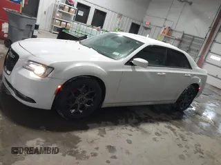 2016 Chrysler 300 with VIN 2C3CCAGG7GH171013, listed as a IAAI auction lot 41531620 with 92,134 mi miles. Bid and sale history available at carsss.com. Image 14.