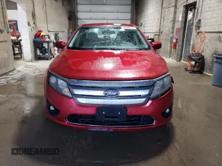 2010 Ford Fusion SE z VIN 3FAHP0HA3AR428776, wystawiony jako Copart lot #56866675 z przebiegiem 255 269 mil mil oraz Czysty tytuł • Clean title. Historia ofert i sprzedaży dostępna na DreamBid. Obrazek 5.