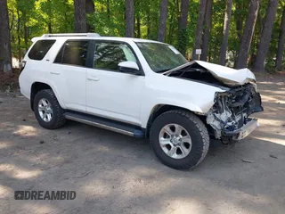 2015 Toyota 4Runner SR5 z VIN JTEZU5JR5F5095877, wystawiony jako IAAI lot #42300982 z przebiegiem 147 814 mil mil oraz . Historia ofert i sprzedaży dostępna na DreamBid. Obrazek 1.