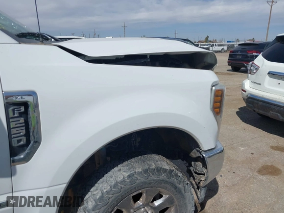 2018 Ford F-250 XL z VIN 1FT7W2BT5JEB49461, wystawiony jako IAAI lot #41773619 z przebiegiem 279 815 mil mil oraz . Historia ofert i sprzedaży dostępna na DreamBid. Obrazek 6.