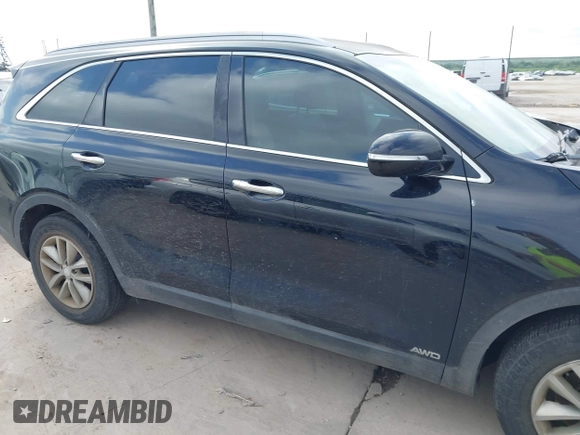 2017 Kia Sorento LX with VIN 5XYPGDA3XHG293213, listed as a IAAI auction lot 42211829 with 117,357 mi miles and . Bid and sale history available at DreamBid. Image 13.