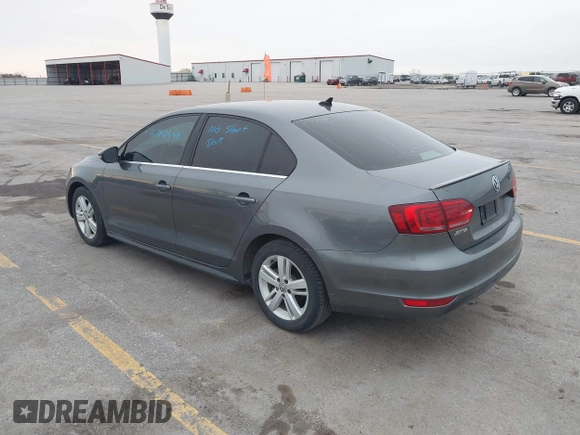 2013 Volkswagen Jetta Sedan Hybrid SE with VIN 3VW637AJ0DM228954, listed as a IAAI auction lot 41918495 with 138,232 mi miles. Bid and sale history available at carsss.com. Image 3.
