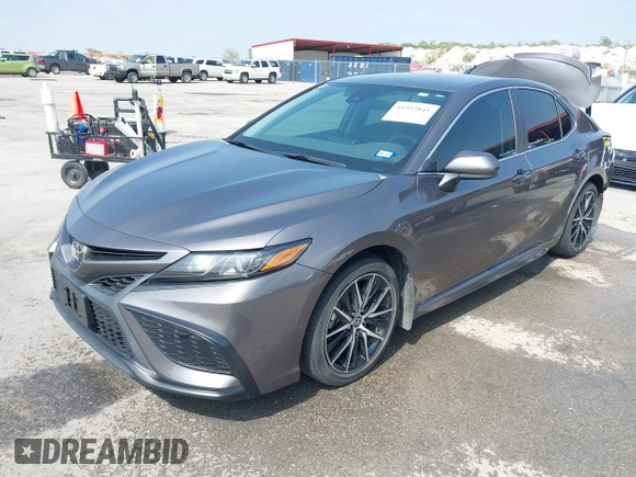 2021 Toyota Camry SE Nightshade with VIN 4T1G11AK3MU457011, listed as a IAAI auction lot 41952841 with 33,032 mi miles. Bid and sale history available at carsss.com. Image 20.