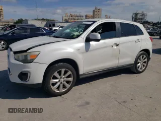 2015 Mitsubishi Outlander ES z VIN 4A4AP3AU2FE007460, wystawiony jako Copart lot #57447955 z przebiegiem 245 088 mil mil oraz Szkoda całkowita • Salvage title. Historia ofert i sprzedaży dostępna na DreamBid. Obrazek 1.