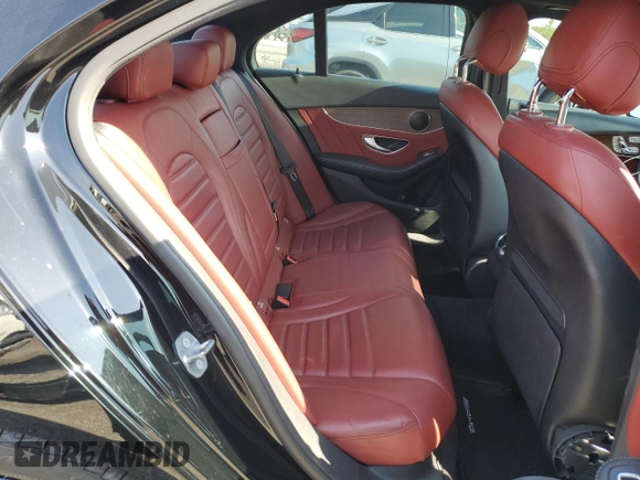 2019 Mercedes-Benz C 300 z VIN 55SWF8DB6KU300132, wystawiony jako Copart lot #62847335 z przebiegiem 82 533 mil mil oraz Szkoda całkowita • Salvage title. Historia ofert i sprzedaży dostępna na DreamBid. Obrazek 10.
