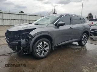 2021 Nissan Rogue SV z VIN 5N1AT3BB6MC734962, wystawiony jako Copart lot #51060255 z przebiegiem 48 212 mil mil oraz Szkoda całkowita • Salvage title. Historia ofert i sprzedaży dostępna na DreamBid. Obrazek 1.