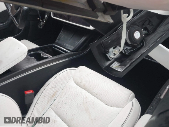 2021 Tesla Model S Plaid с VIN 5YJSA1E63MF451438, выставлен на аукционе IAAI как лот 41399777 с пробегом Не указан миль и . История ставок и продаж доступна на DreamBid. Изображение 5.