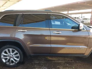 2017 Jeep Grand Cherokee Limited with VIN 1C4RJEBGXHC846920, listed as a IAAI auction lot 41718763 with 131,757 mi miles. Bid and sale history available at carsss.com. Image 12.