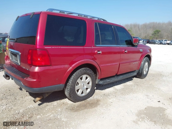 2005 Lincoln Navigator Luxury with VIN 5LMFU27535LJ22068, listed as a IAAI auction lot 41766399 with 237,554 mi miles. Bid and sale history available at carsss.com. Image 4.