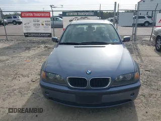 2005 BMW 3 Series 325i with VIN WBAET37445NJ85538, listed as a IAAI auction lot 41872686 with 121,237 mi miles. Bid and sale history available at carsss.com. Image 16.