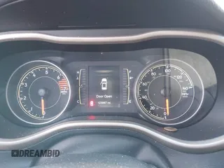 2017 Jeep Cherokee Sport с VIN 1C4PJLAB2HW577196, выставлен на аукционе IAAI как лот 41698252 с пробегом 123 997 миль миль и . История ставок и продаж доступна на DreamBid. Изображение 7.