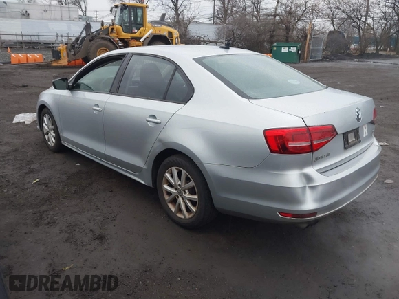 2015 Volkswagen Jetta SE с VIN 3VWD17AJ2FM354359, выставлен на аукционе IAAI как лот 41665595 с пробегом 155 748 миль миль и . История ставок и продаж доступна на DreamBid. Изображение 3.