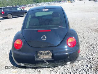 2005 Volkswagen New Beetle Coupe GL with VIN 3VWBK31C25M413925, listed as a IAAI auction lot 39823280 with 72,382 mi miles. Bid and sale history available at carsss.com. Image 16.