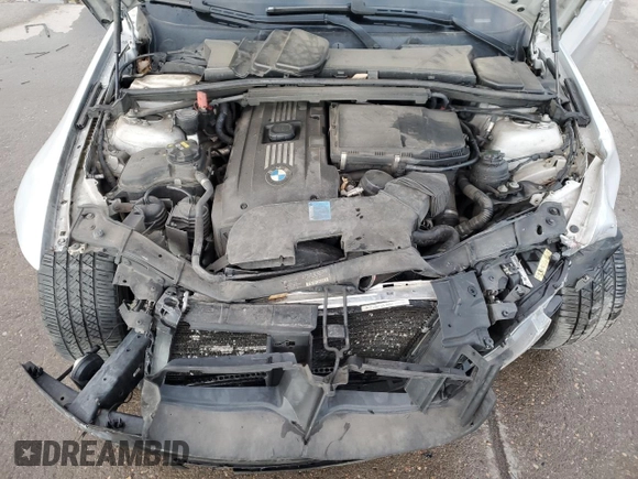 2008 BMW 3 Series 335xi z VIN WBAVD53548A010290, wystawiony jako Copart lot #84556844 z przebiegiem 100 758 mil mil oraz Szkoda całkowita • Salvage title. Historia ofert i sprzedaży dostępna na DreamBid. Obrazek 11.