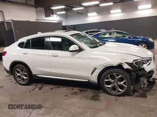 2020 BMW X4 xDrive30i with VIN 5UX2V1C08LLE68011, listed as a IAAI auction lot 41389958 with 119,391 mi miles. Bid and sale history available at carsss.com. Image 13.
