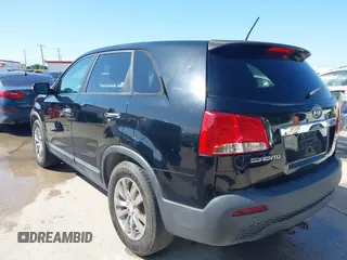 2011 Kia Sorento EX with VIN 5XYKU4A17BG021131, listed as a IAAI auction lot 42098467 with 135,927 mi miles. Bid and sale history available at carsss.com. Image 3.