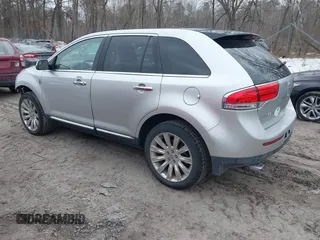 2011 Lincoln MKX with VIN 2LMDJ8JK3BBJ25346, listed as a IAAI auction lot 41716040 with 172,790 mi miles. Bid and sale history available at carsss.com. Image 3.