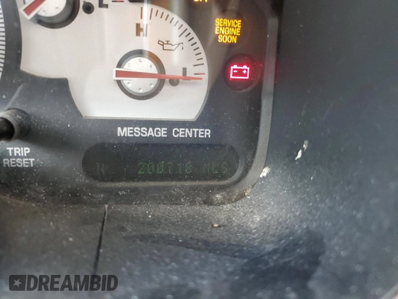 2002 Mercury Mountaineer z VIN 4M2ZU86E62ZJ06894, wystawiony jako Copart lot #56680624 z przebiegiem 200 718 mil mil oraz Nie do naprawy. Historia ofert i sprzedaży dostępna na DreamBid. Obrazek 9.