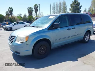 2008 Chrysler Town & Country LX with VIN 2A8HR44HX8R150286, listed as a IAAI auction lot 42040682 with 204,499 mi miles. Bid and sale history available at carsss.com. Image 2.