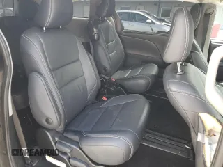 2018 Toyota Sienna SE с VIN 5TDXZ3DC9JS912005, выставлен на аукционе Copart как лот 52794685 с пробегом 75 861 миль миль и Списание • Salvage title. История ставок и продаж доступна на DreamBid. Изображение 11.