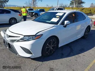2018 Toyota Camry LE with VIN 4T1B11HKXJU140631, listed as a IAAI auction lot 41761493 with 68,298 mi miles. Bid and sale history available at carsss.com. Image 2.