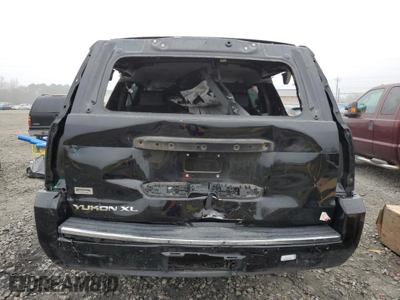 2020 GMC Yukon XL Denali with VIN 1GKS2HKJ7LR198247, listed as a Copart auction lot 43796095 with 89,557 mi miles and Salvage Title. Bid and sale history available at carsss.com. Image 6.