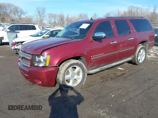 2008 Chevrolet Suburban LT w/3LT with VIN 1GNFK16358J211719, listed as a IAAI auction lot 41654527 with 194,985 mi miles. Bid and sale history available at carsss.com. Image 2.
