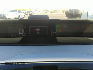 2017 Toyota Prius Two z VIN JTDKBRFU1H3551324, wystawiony jako IAAI lot #41893385 z przebiegiem 305 445 mil mil oraz . Historia ofert i sprzedaży dostępna na DreamBid. Obrazek 7.