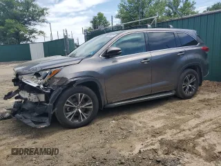 2018 Toyota Highlander LE with VIN 5TDBZRFH5JS824574, listed as a Copart auction lot 57248455 with 123,799 mi miles and Clean title. Bid and sale history available at DreamBid. Image 1.