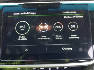 2023 Chevrolet Bolt EV 2LT z VIN 1G1FX6S08P4119657, wystawiony jako IAAI lot #41475032 z przebiegiem 27 504 mil mil oraz . Historia ofert i sprzedaży dostępna na DreamBid. Obrazek 17.