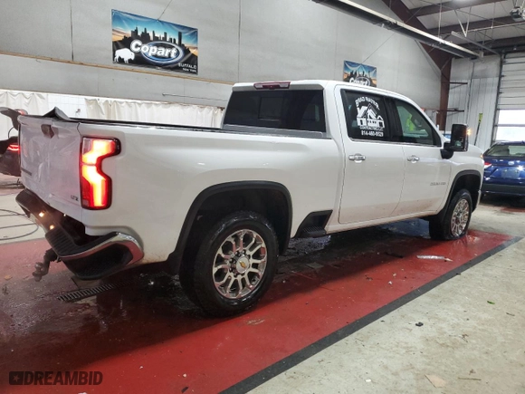 2024 Chevrolet Silverado 2500HD LTZ with VIN 2GC4YPE72R1209816, listed as a Copart auction lot 85119334 with 16,931 mi miles and Salvage Title. Bid and sale history available at carsss.com. Image 3.