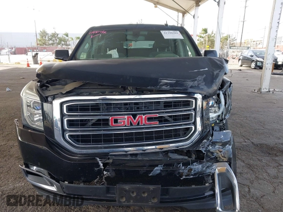 2016 GMC Yukon XL SLE with VIN 1GKS1FKC2GR147222, listed as a IAAI auction lot 41390201 with 86,385 mi miles. Bid and sale history available at carsss.com. Image 6.
