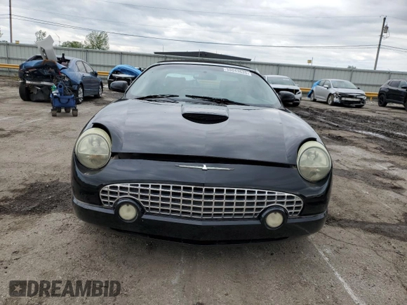 2005 Ford Thunderbird Deluxe z VIN 1FAHP60A25Y103624, wystawiony jako Copart lot #58043635 z przebiegiem 121 881 mil mil oraz Tytuł czysty. Historia ofert i sprzedaży dostępna na DreamBid. Obrazek 5.